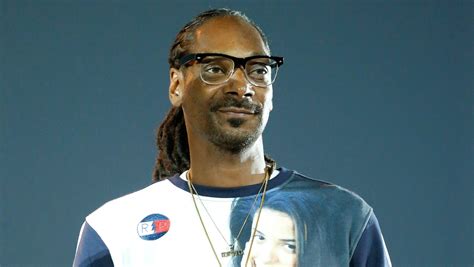 Snoop Dogg fails on a weed-themed question on 'Celebrity Family Feud'