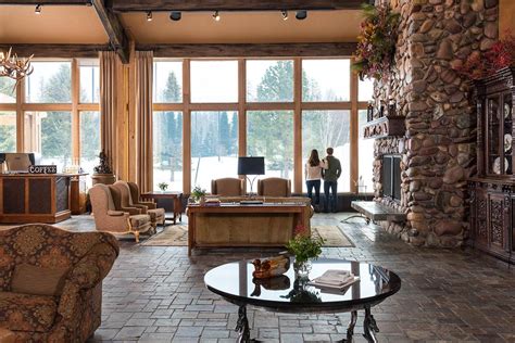 Hotel Accommodation | Grouse Mountain Lodge in Whitefish Montana