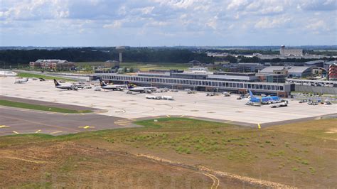 Brussels South Charleroi Airport (CRL/EBCI) | Arrivals, Departures & Routes | Flightradar24