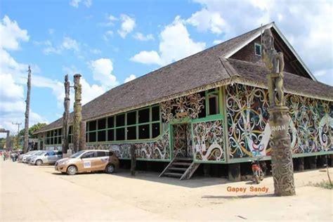 Ini 5 Rumah Adat di Kalimantan Timur, Arsitektur Dayak & Melayu - IndonesiaJuara
