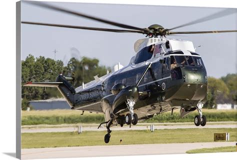 A U.S. Marine Corps VH-3D transport helicopter Wall Art, Canvas Prints ...