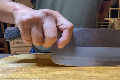 Why I Use a Chinese Cleaver More Than Any Other Knife | Wirecutter