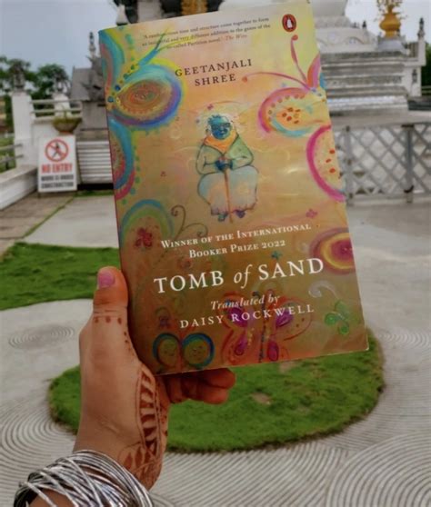 Book Review : Tomb of Sand by Geetanjali Shree, Daisy Rockwell (Translator)