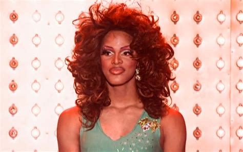 La polémica ganadora de Drag Race, Tyra Sánchez, ESTÁ DE REGRESO… pero ...