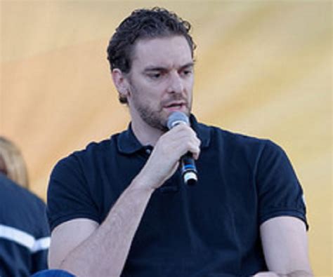 Pau Gasol Biography - Facts, Childhood, Family Life & Achievements