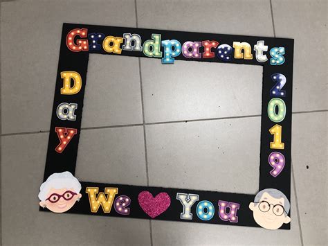 Grandparents’ Day selfie photo frame | Grandparents day crafts, Grandparents day, Spring ...