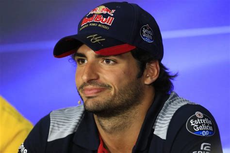 F1 Needs "At Least Half the Field" Fighting for Podiums - Carlos Sainz ...