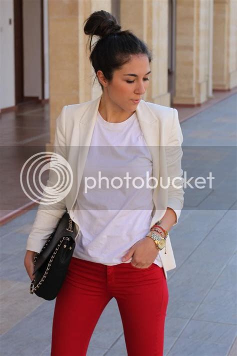 My Fashion Mirror: red jeans & white blazer