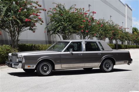 1988 Lincoln Town Car - Cartier edition - 44,000 miles