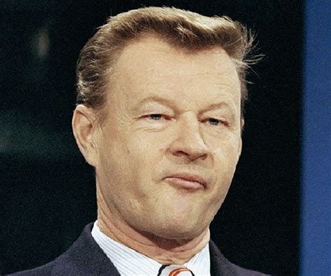 Zbigniew Brzezinski Biography - Facts, Childhood, Family Life ...