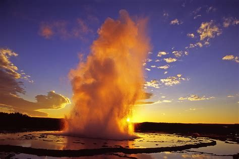 Yellowstone - Old Faithful | Yellowstone national park, National parks ...