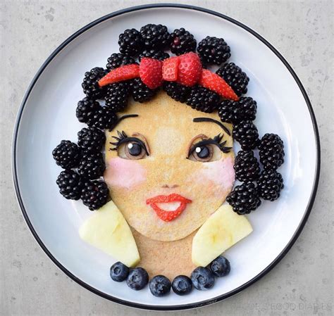 PHOTO: Laleh Mohmedi turned spelt pancakes with fruit into Snow White. Comida Disney, Disney ...