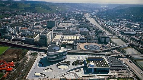 Mercedes-Benz Group Headquarters, Stuttgart | Mercedes-Benz Group > Careers > About us > Locations