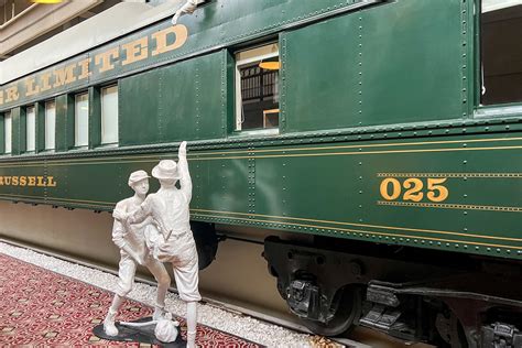 Why a vintage train car at the Crowne Plaza is the best hotel stay in Indianapolis | Flipboard