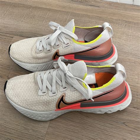 Nike Flyknit Athletic Shoes - Gem