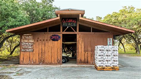 THE WESTERNER: Inside Willie Nelson’s home golf course