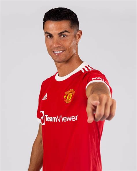 Cristiano Ronaldo pictured in Man Utd kit for first time since his return