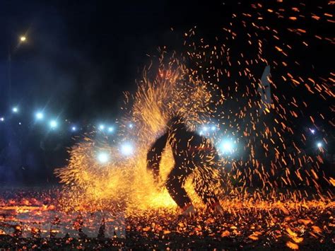 Tuyen Quang: Pa Then ethnic group hosts fire dancing festival