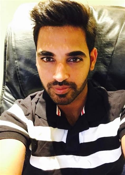 Bhuvneshwar Kumar Height, Weight, Age, Spouse, Facts, Biography