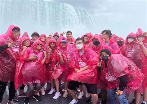 Trip of A Lifetime – Breathtaking Boat Ride into Niagara Falls ...