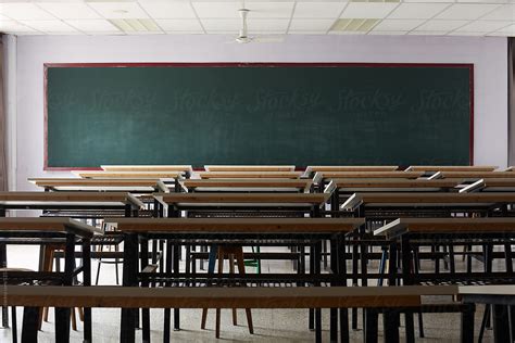 Empty Classroom Wallpapers - Top Free Empty Classroom Backgrounds - WallpaperAccess