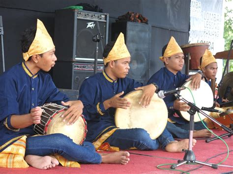 √ Tari Zapin : Tarian Melayu dengan Gerakan yang Penuh Makna