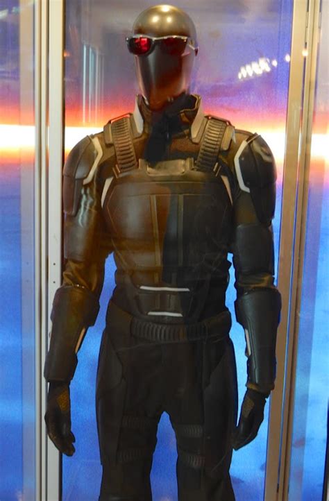 Hollywood Movie Costumes and Props: X-Men: Apocalypse Cyclops movie costume on display ...