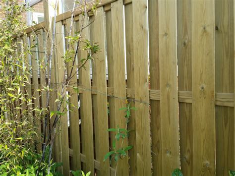 All About Wooden Garden Fence Maintenance