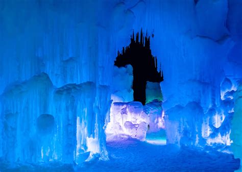 7 Tips for Visiting the Dillon Ice Castles in Colorado - Eternal Arrival