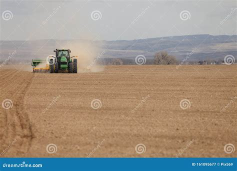 Tractor Planting Wheat Stock Photos - Download 874 Royalty Free Photos