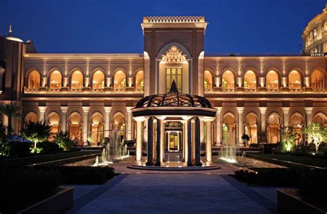 Shangri-La Hotel, Abu Dhabi | Shangri la hotel, Mansion designs ...