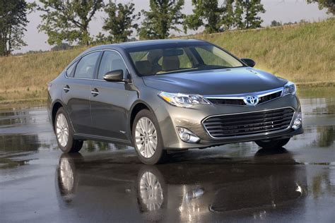 2013 Toyota Avalon Hybrid Price & MPG