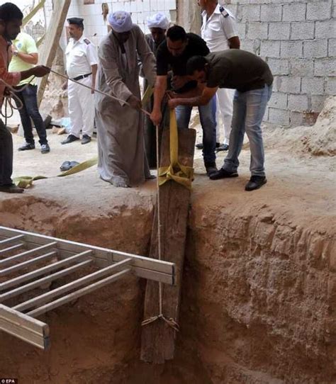 2000-Year-Old Stone Coffin Discovered In Egypt Finally Opened (Graphic ...