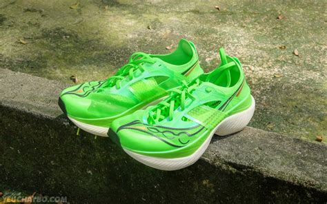 Trên chân và đánh giá nhanh Saucony Endorphin Elite - Siêu thoáng, siêu ...