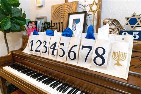 DIY Hanukkah Treat Calendar - The Super Mom Life