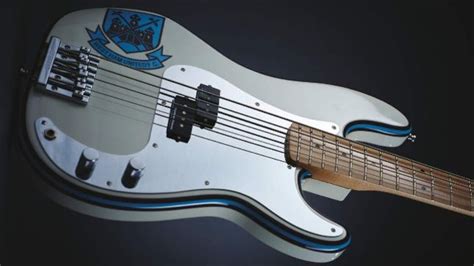 IRON MAIDEN - Review Of New STEVE HARRIS Signature Precision Bass Posted - BraveWords