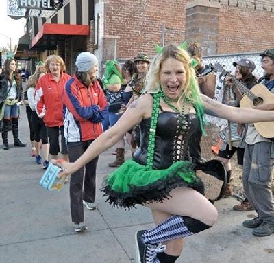 Pub Crawl brings out the Irish in everyone | The Daily Courier ...