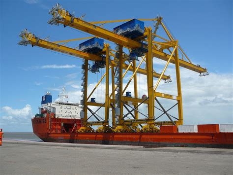 Konecranes delivers two ship-to-shore cranes to Mozambique | Konecranes.com