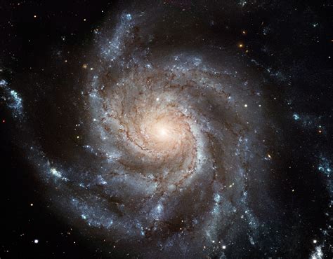 Pinwheel Galaxy Facts and Characteristics - Little Astronomy