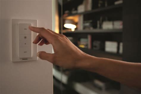 How to Set up & Control Philips Hue lights with Dimmer Switch