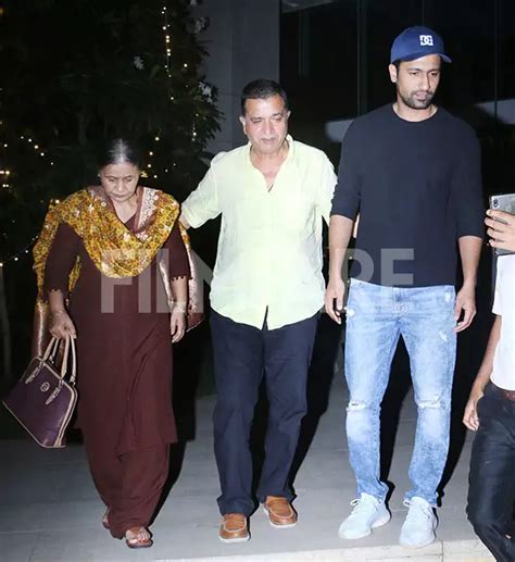 Vicky Kaushal heads out for dinner with his family | Filmfare.com