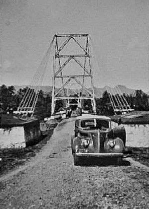 Javaan met auto voor een brug Tjimandiri. 1938 Asia Travel Guide, Southeast Asia Travel, South ...