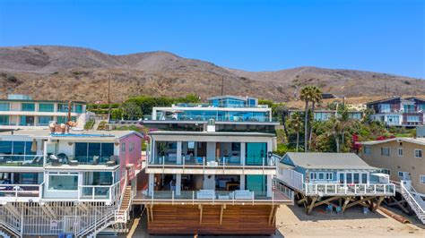 Matthew Perry Lists Pacific-Front Malibu Retreat for $14.95 Million ...