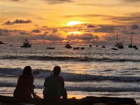 Playa de Costa Rica es uno de los destinos más bellos para mirar el atardecer