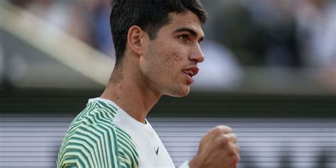 Roland-Garros 2023: Carlos Alcaraz breaks Stefanos Tsitsipas from the ...