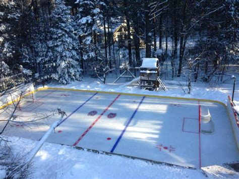 20 Amazing Backyard Hockey Rinks