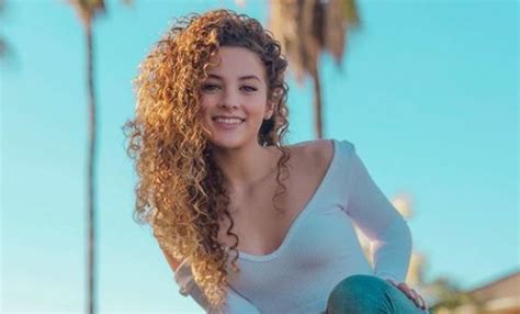 Who Is Sofie Dossi’s Boyfriend? Her Net Worth, Family & Facts