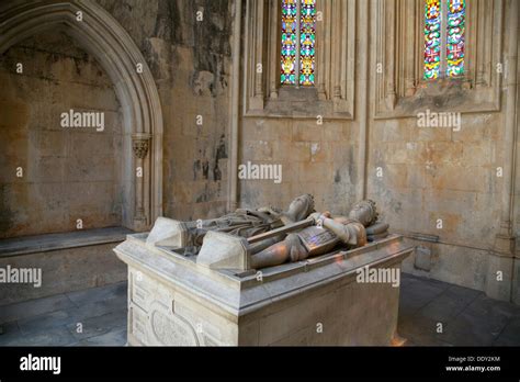 Queen consort of edward i of portugal hi-res stock photography and ...