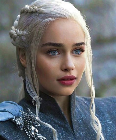 Pin von Jasmin sk auf Daenerys Targaryen in 2020 | Emilia clarke, Game ...