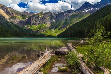 Lakes in Montana: Where Scenic Drive Meets Stunning Water